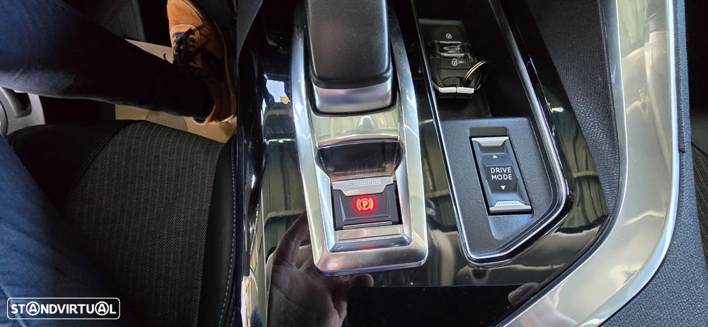 Peugeot 3008 1.6 Hybrid Allure e-EAT8 - 41