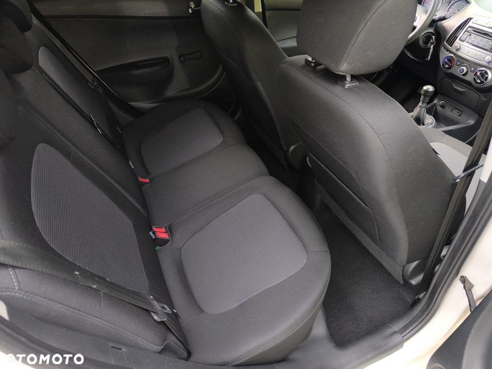 Hyundai i20 - 15
