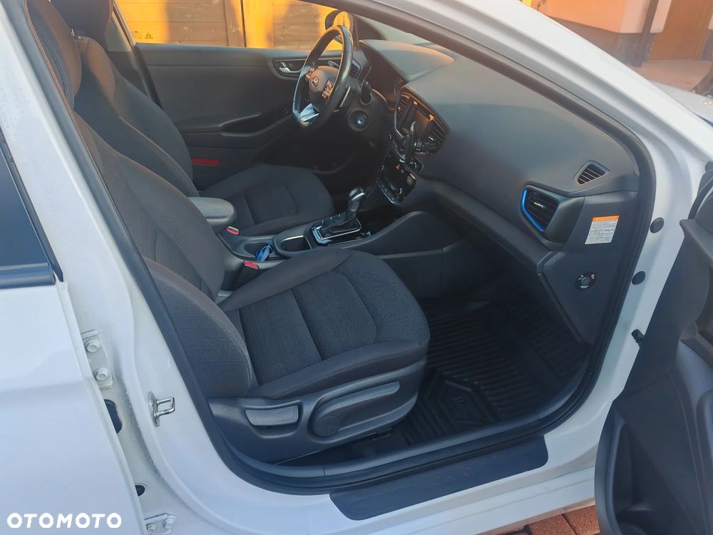 Hyundai IONIQ Hybrid Business - 2