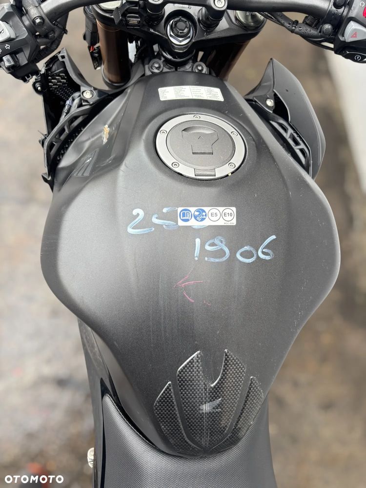 Honda CB - 16