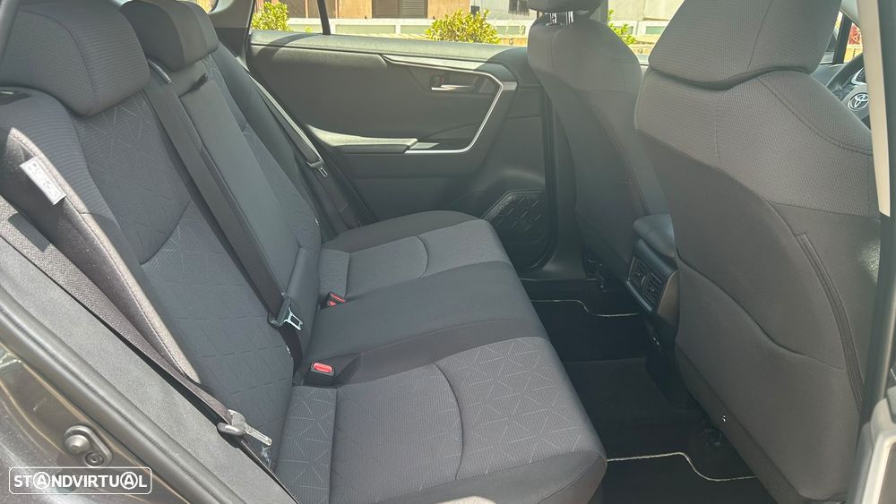 Toyota RAV4 2.5 HDF Comfort - 17