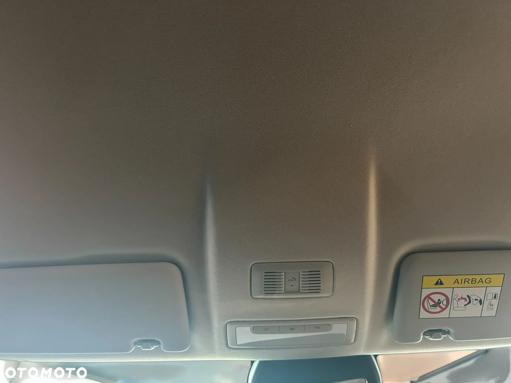 MG ZS Hybrid+ - 12