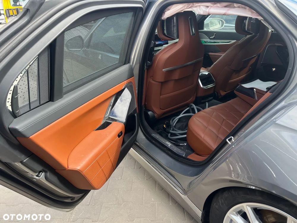 BMW Seria 7 750e xDrive - 6