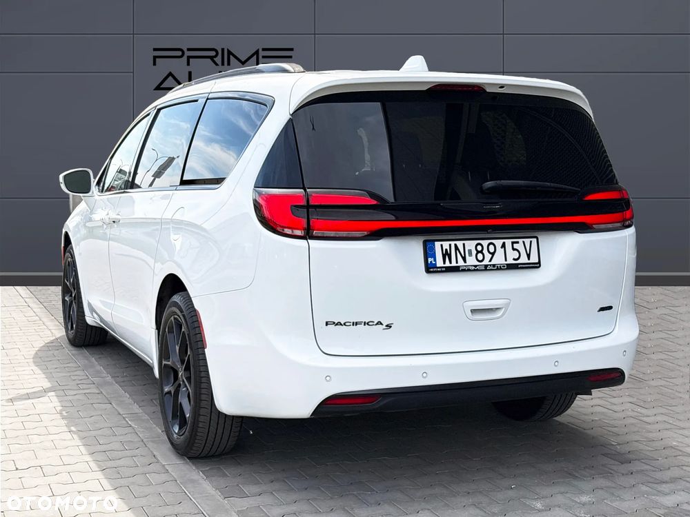 Chrysler Pacifica - 8