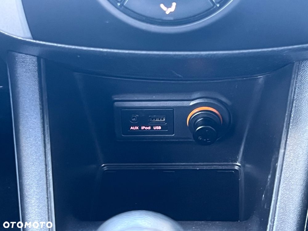 Kia Venga 1.4 CVVT Attract - 25
