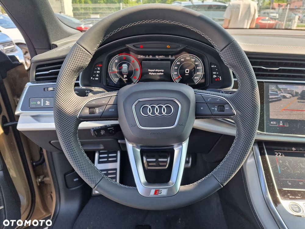 Audi Q8 - 16
