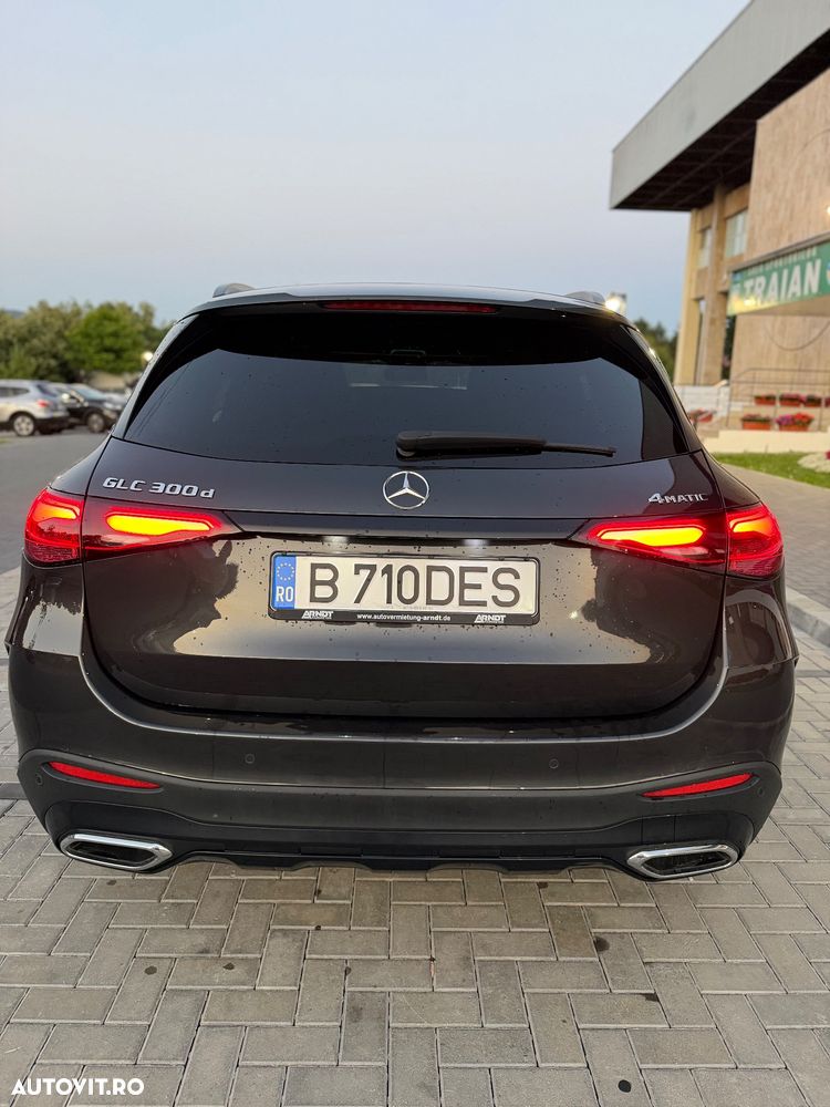 Mercedes-Benz GLC 300 d 4MATIC MHEV - 31