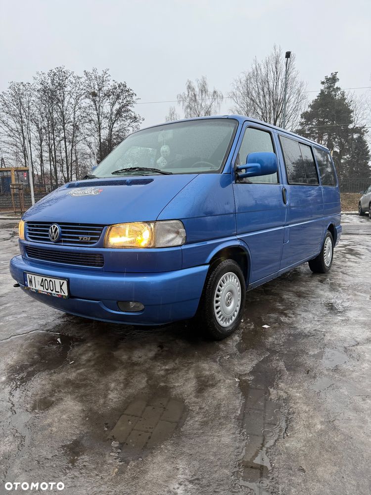 Volkswagen Multivan - 1