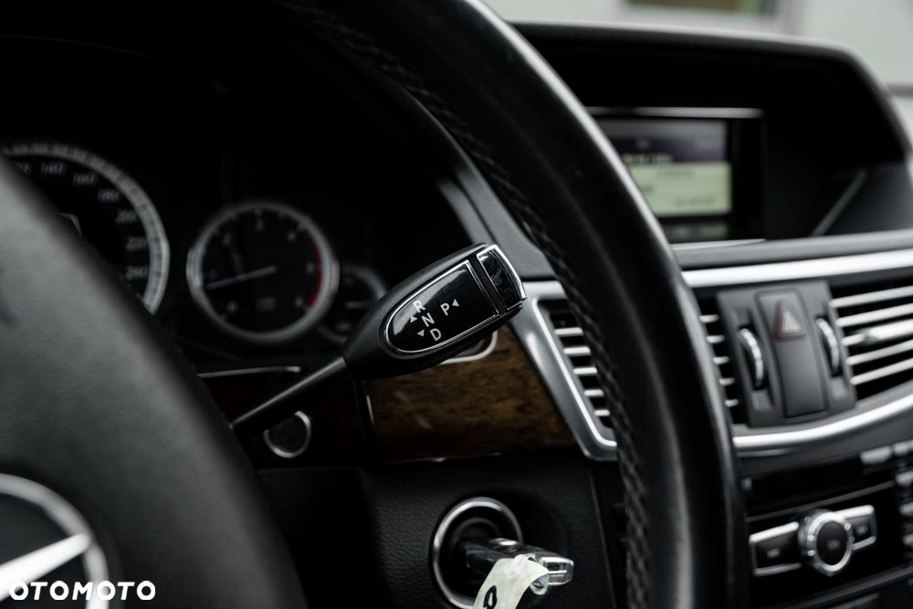 Mercedes-Benz Klasa E 300 BlueTEC HYBRID 7G-TRONIC Avantgarde - 33