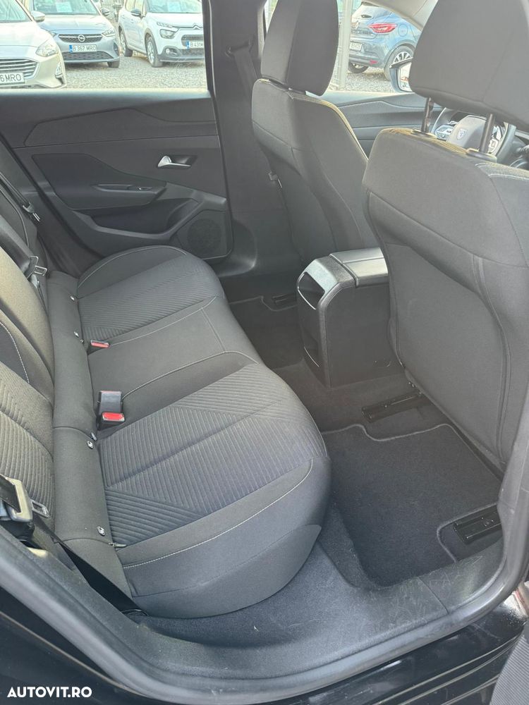 Peugeot 308 1.2 L PureTech Turbo Active - 11