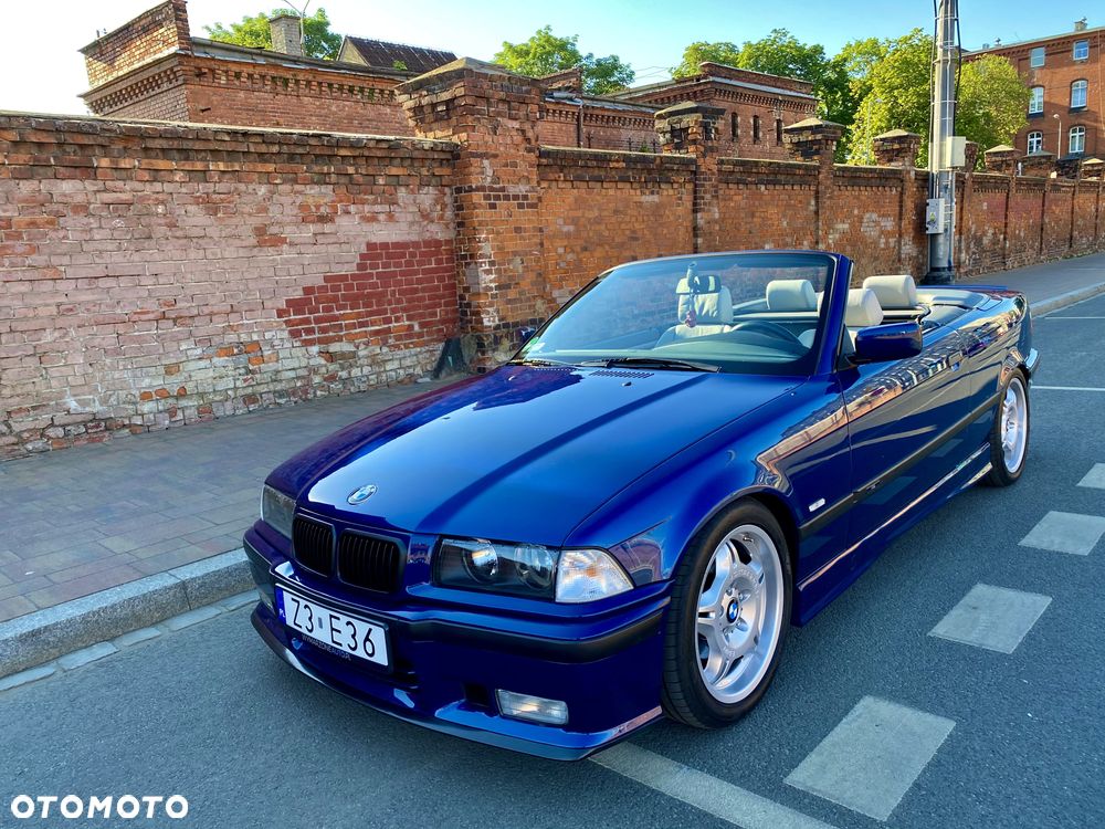 BMW Seria 3 320i - 32