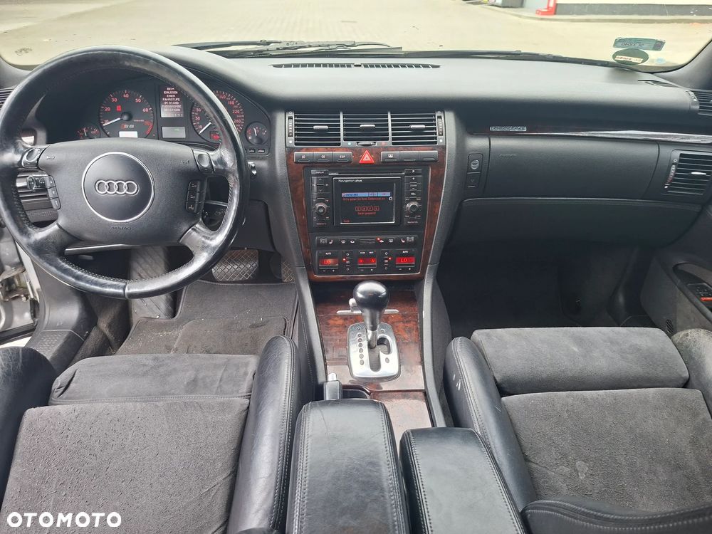 Audi S8 - 8