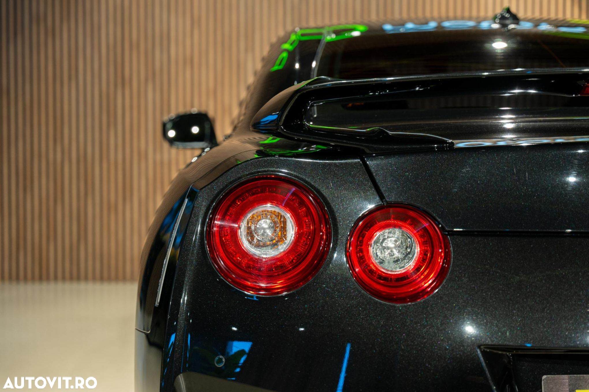 Nissan GT-R - 15