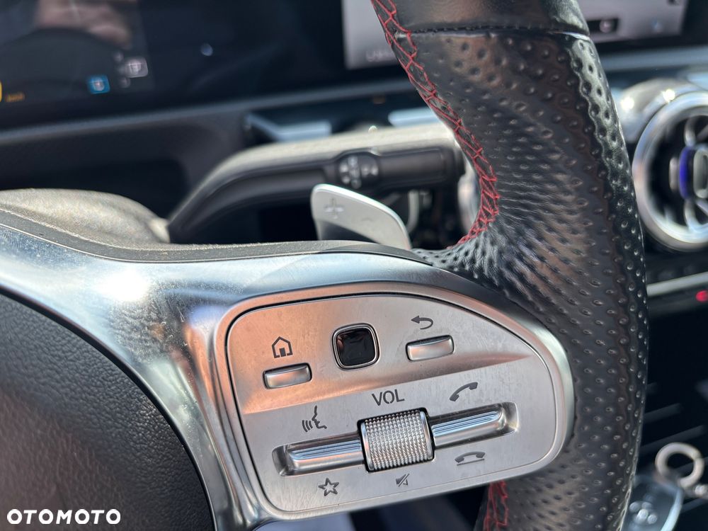 Mercedes-Benz CLA 200 AMG Line 7G-DCT - 31
