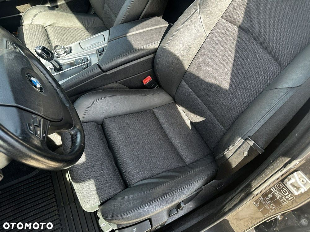 BMW Seria 5 530d Touring - 27