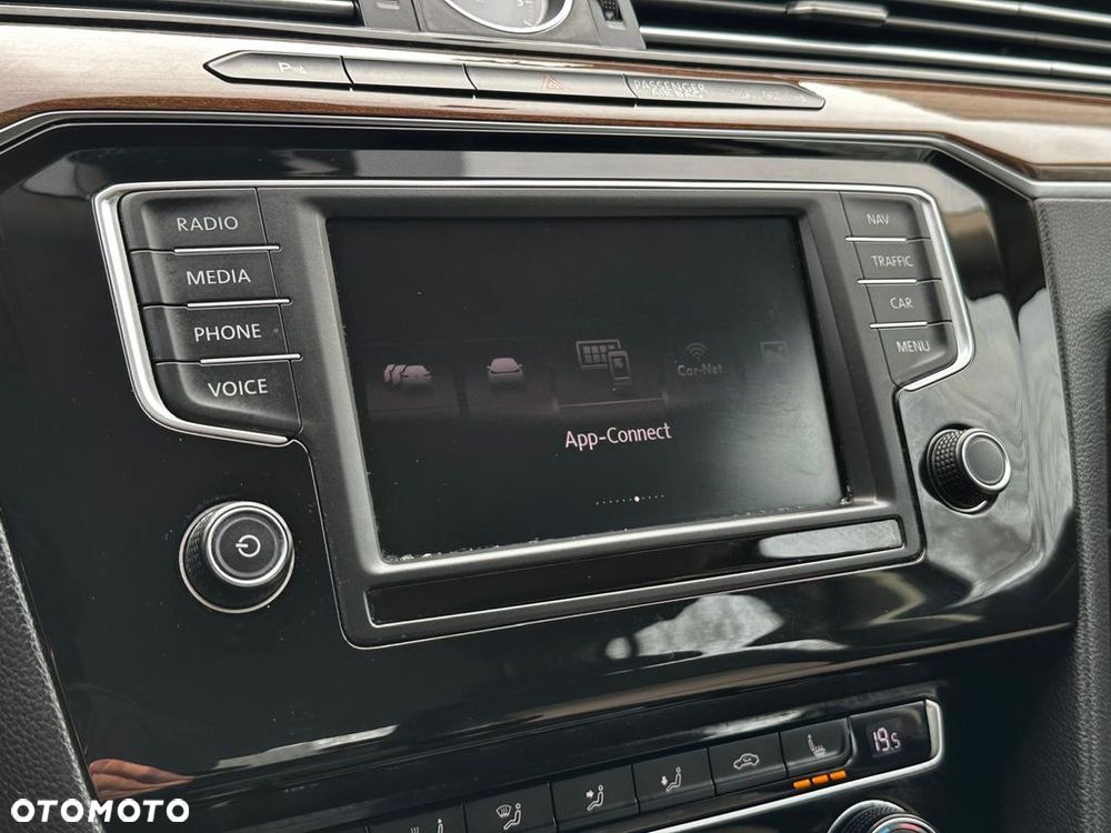Volkswagen Passat 2.0 TDI BMT Highline - 19