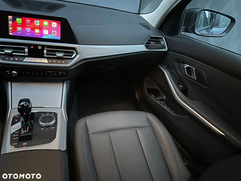 BMW Seria 3 320d - 4