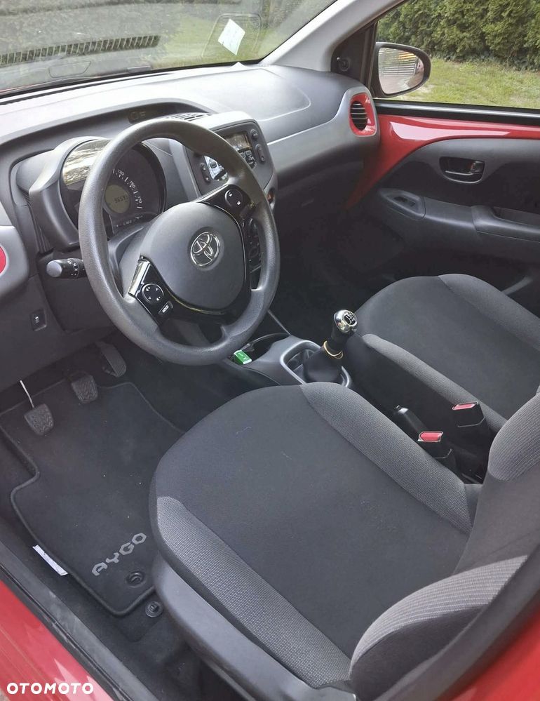 Toyota Aygo x-play - 7