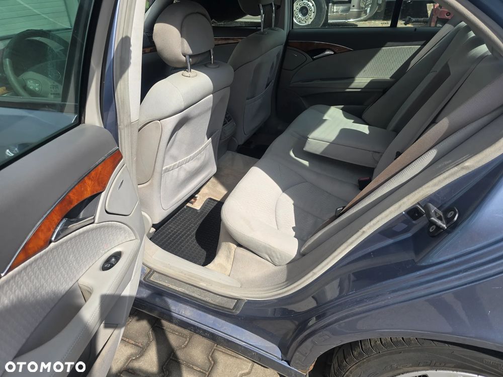 Mercedes-Benz Klasa E 220 CDI Elegance DPF - 9