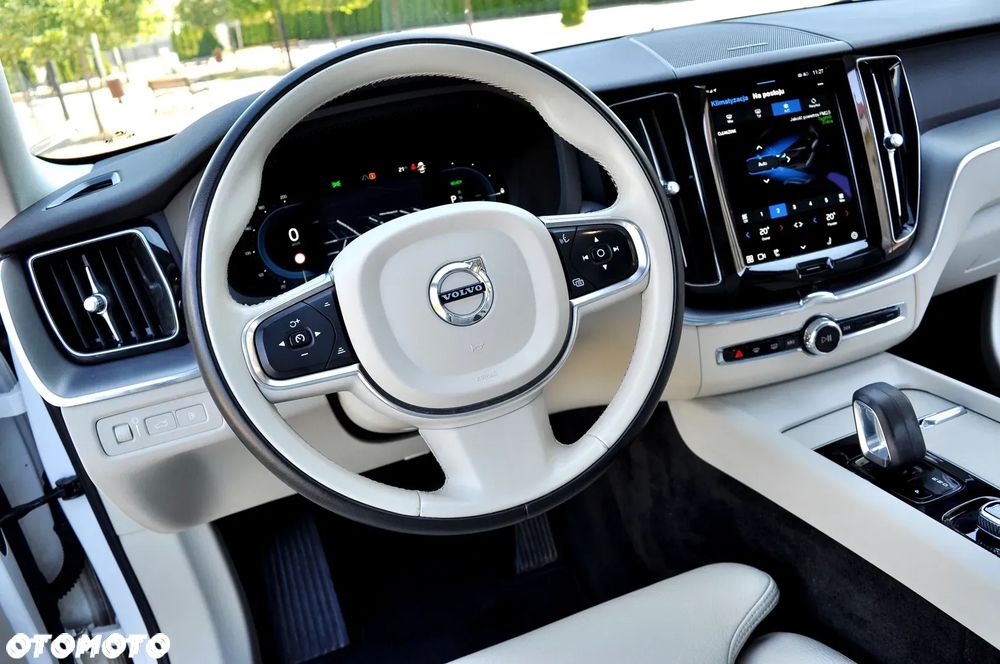 Volvo XC 60 T6 AWD Recharge Geartronic Inscription - 18
