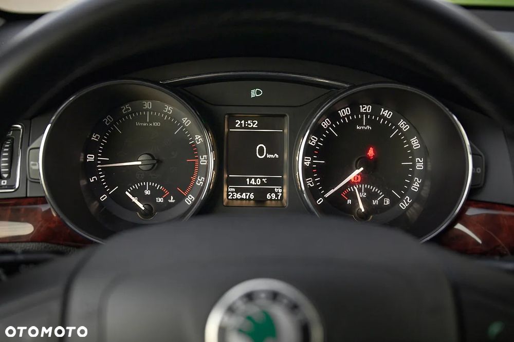 Skoda Superb 2.0 TDI Platinum - 32