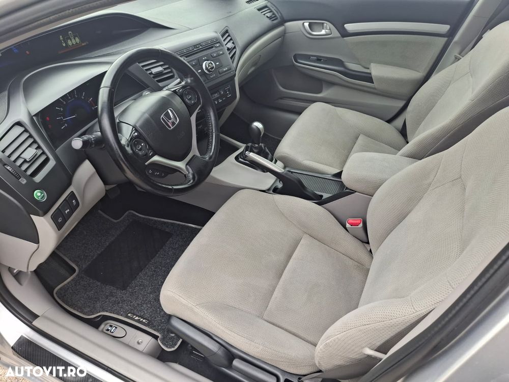 Honda Civic 1.8 i-VTEC MT Lifestyle - 14
