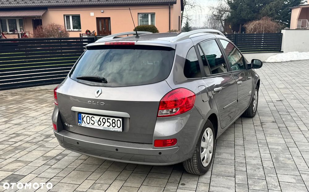 Renault Clio - 9
