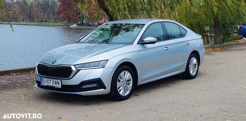 Skoda Octavia 2.0 TDI DSG Ambition - 1