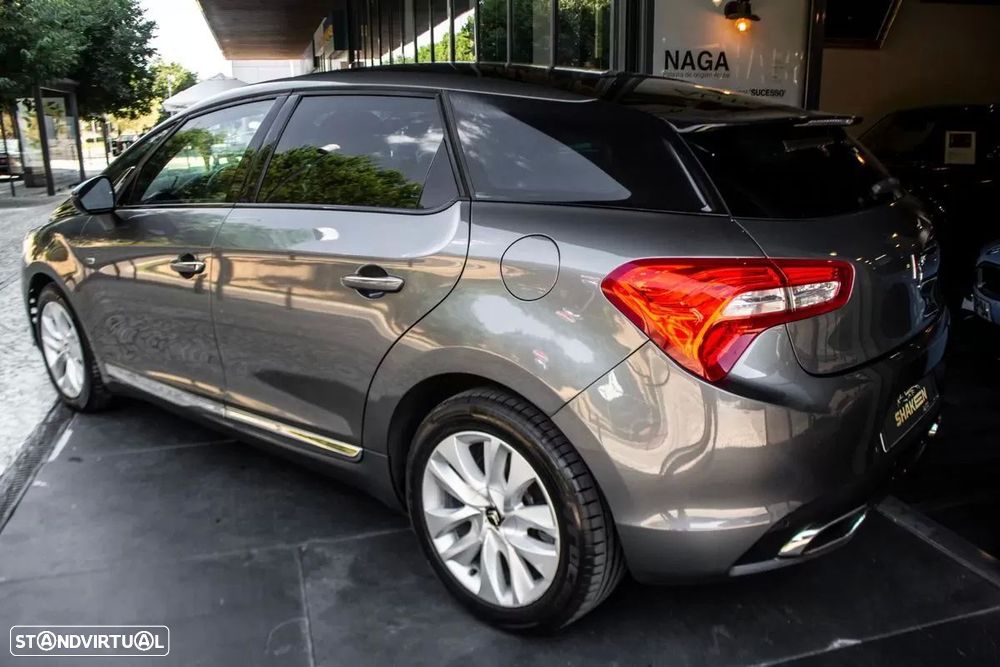 Citroën DS5 2.0 HDi Hy4 So Chic CMP6 102g - 3