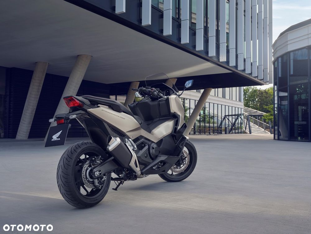 Honda NSS - 4