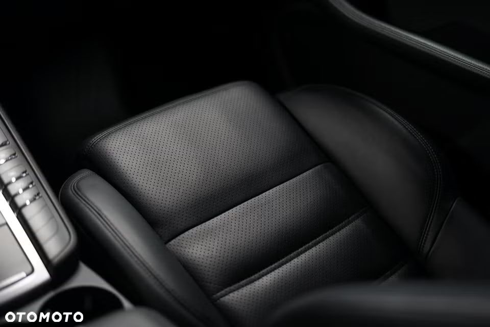Porsche Macan Standard - 12