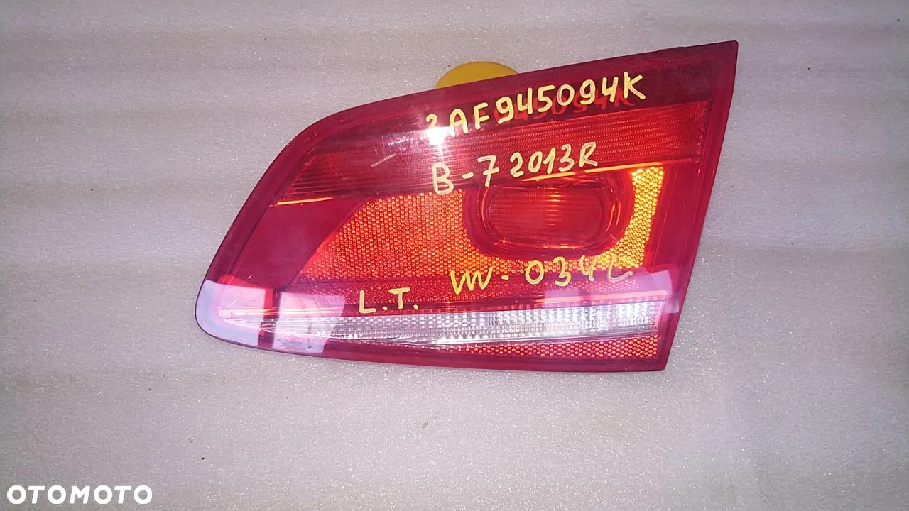 VW VOLKSWAGEN LAMPY TYŁ LEWE PRAWE - 33