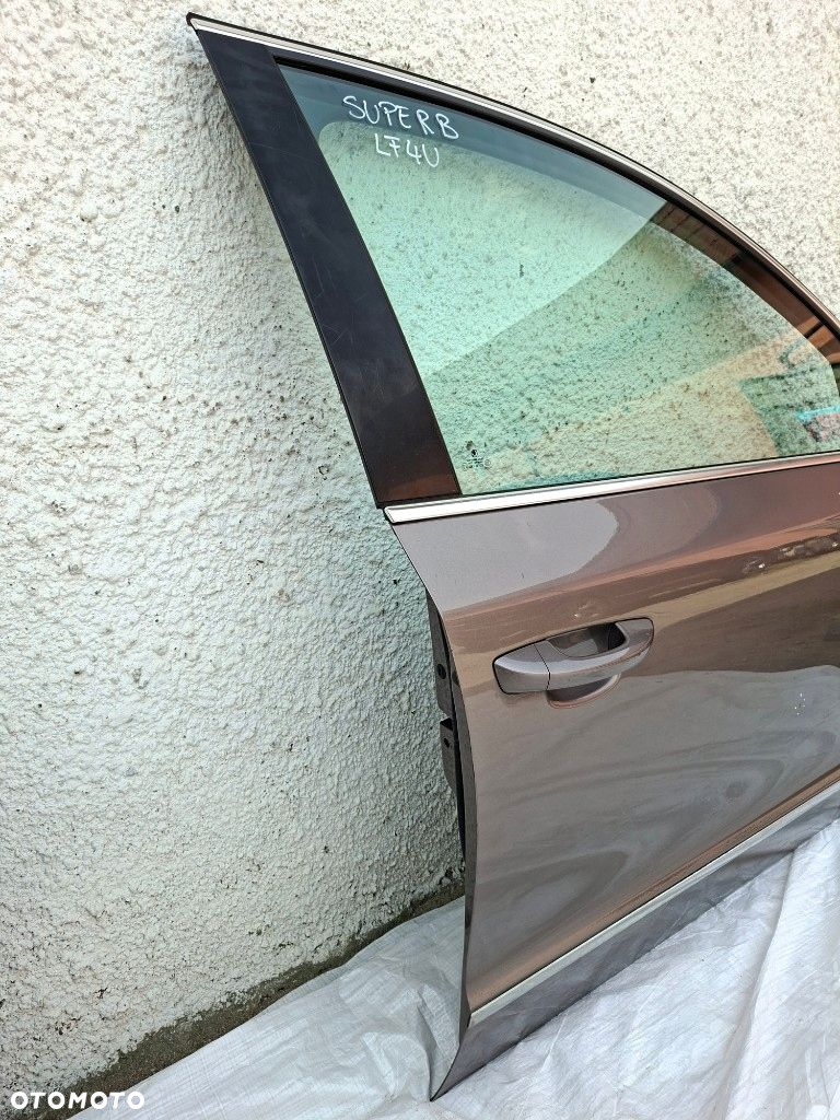 SKODA SUPERB 2011 3T KOMBI DRZWI PRAWE PRZEDNIE TYLNIE PRAWY PRZÓD TYŁ LF4U - 4
