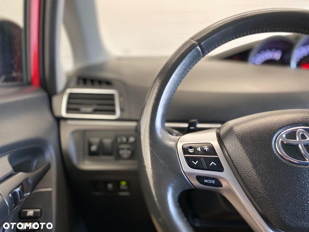 Toyota Verso 1.8 Premium MS - 19