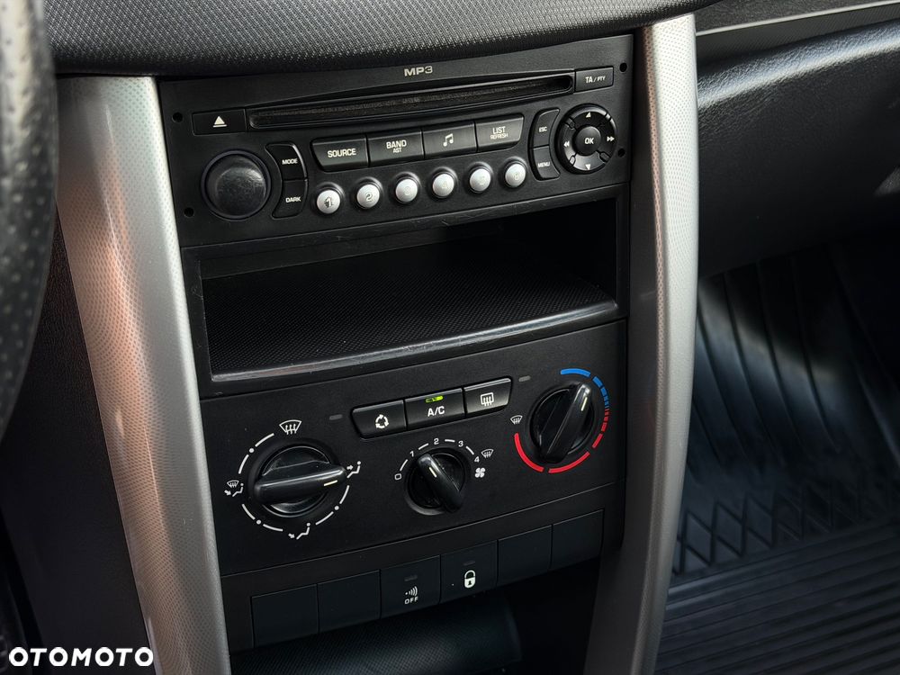 Peugeot 207 1.6 HDi Millesim 200 - 16
