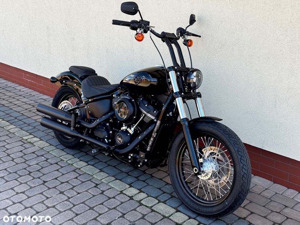 Harley-Davidson Softail Street Bob - 1