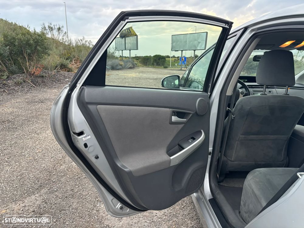 Toyota Prius 1.8 Premium - 31