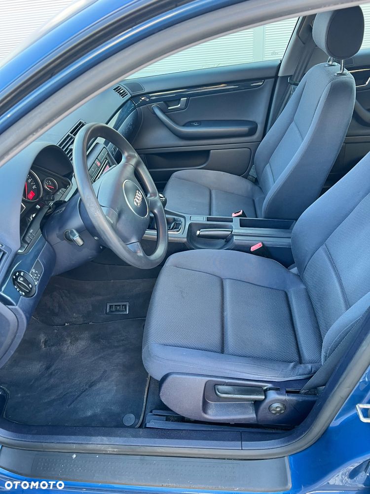 Audi A4 Limousine - 11