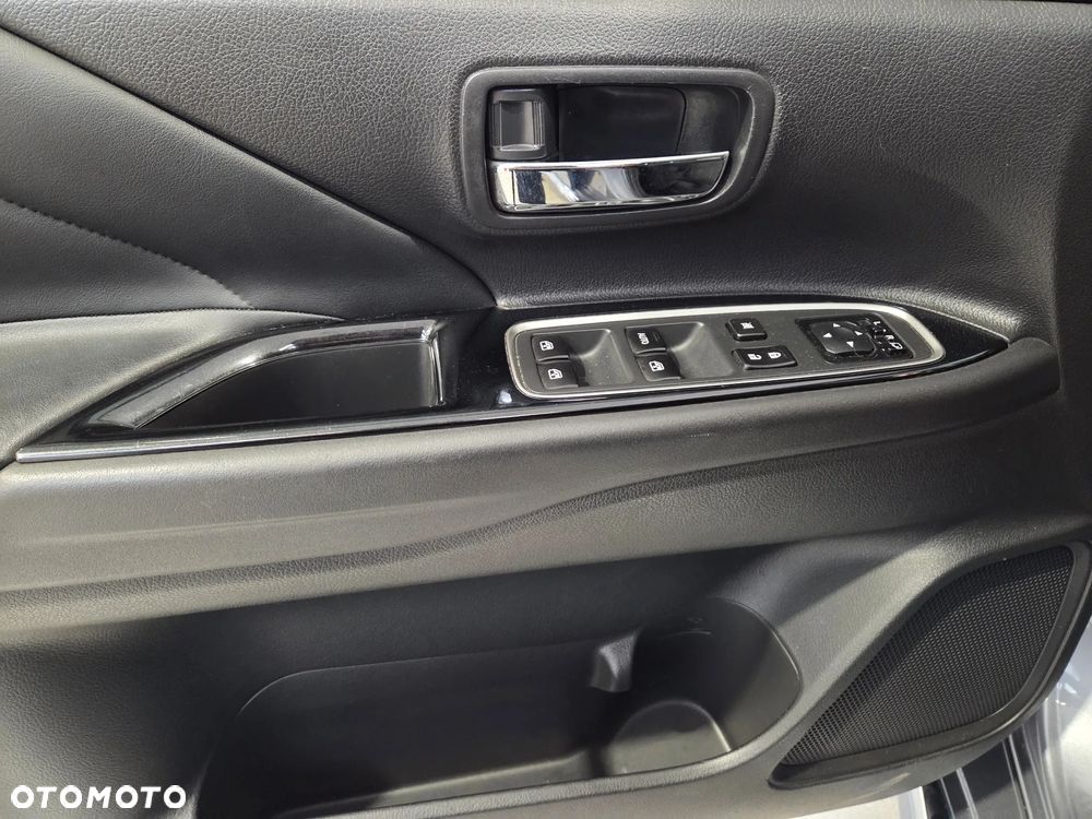 Mitsubishi Outlander Instyle NAVI - 11