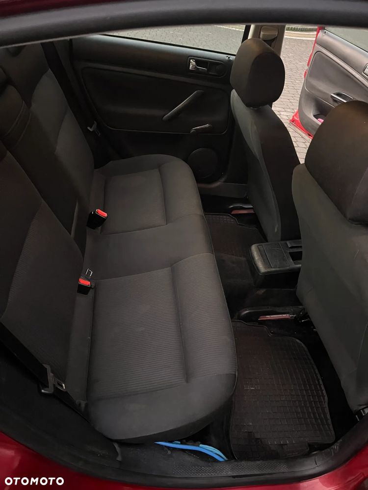 Volkswagen Passat 1.9 TDI Comfortline - 13