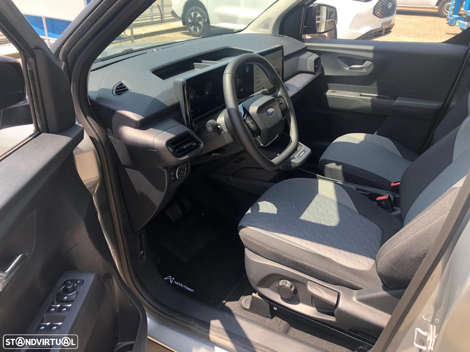 Ford Tourneo Courier E-Tourneo 43.6 kWh Titanium - 9