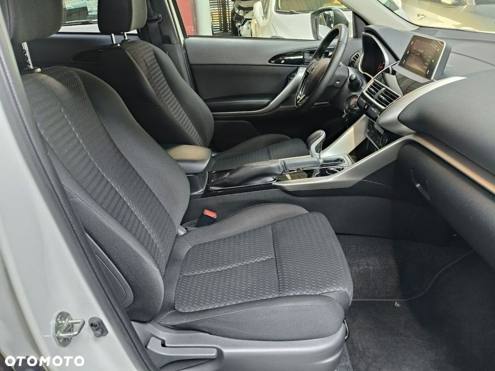 Mitsubishi Eclipse Cross - 13
