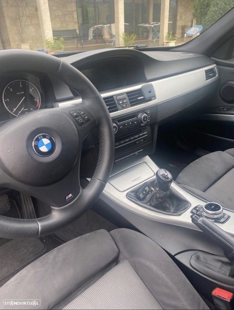 BMW 318 d Pack M - 4
