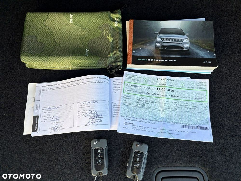 Jeep Compass - 37