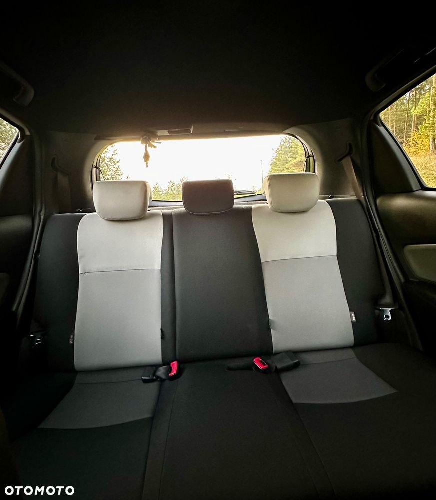 Toyota Yaris - 16