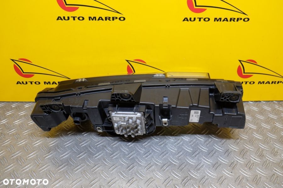 CADILLAC ESCALADE 2021- HALOGEN LAMPA LED DRL R USA - 9