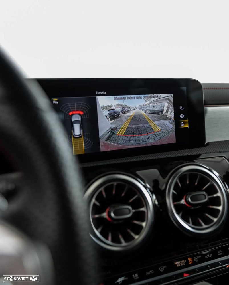 Mercedes-Benz CLA 250 e Shooting Brake AMG Line - 11