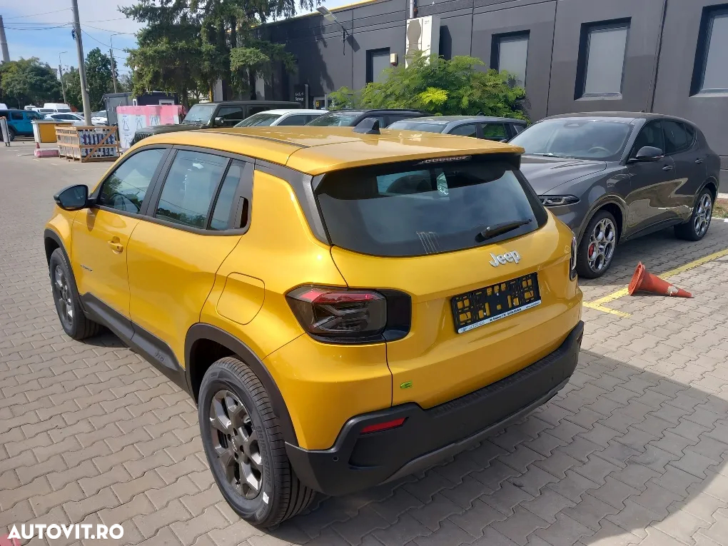 Jeep Avenger 1.2 AT6 Turbo MHEV Longitude - 4