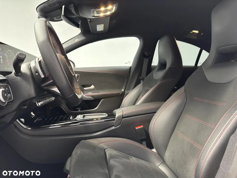 Mercedes-Benz CLA 200 AMG Line 7G-DCT - 12