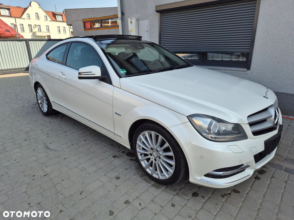 Mercedes-Benz Klasa C 180 CGI BlueEff - 12
